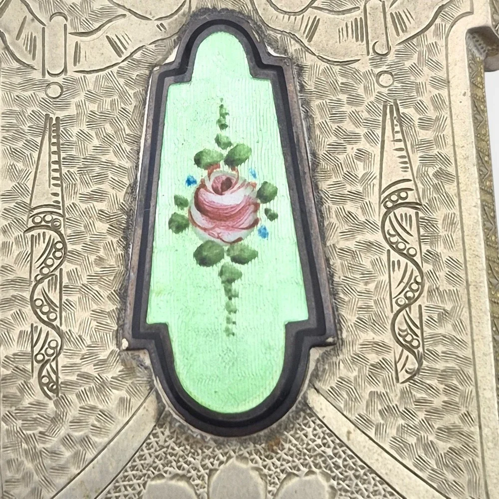 Marathon art deco